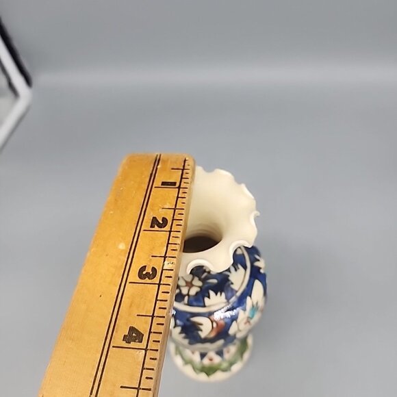 Vintage Hand painted Turkish Iznik Persian Pottery Vase 6.5 Inches Fluted - Picture 5 of 5